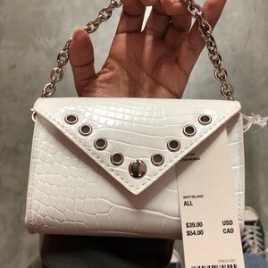 White Croc-Embossed Chain Strap Shoulder Bag